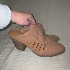 Universal Thread Leather Mules